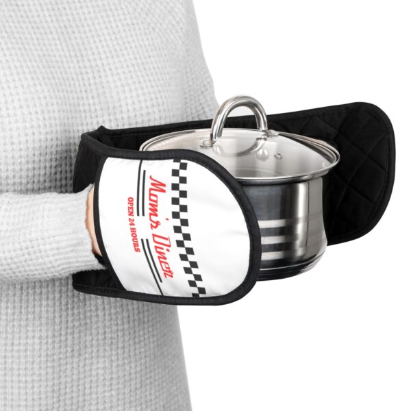 "Stylish Black Checker Design Oven Mitts - Perfect for Cooking Enthusiasts & Kitchen Safety"