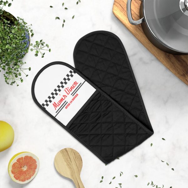 "Stylish Black Checker Design Oven Mitts - Perfect for Cooking Enthusiasts & Kitchen Safety"